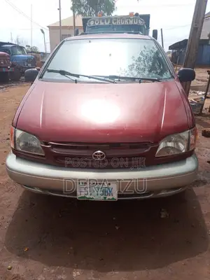 Toyota Sienna LE 2002 Red