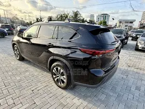 Toyota Highlander XLE 2021 Black