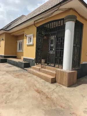 4bdrm Penthouse in Scc Road New Road, Ushafa for rent