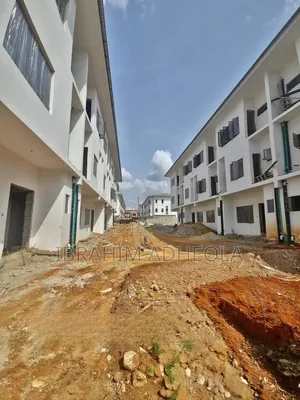 4bdrm Townhouse/Terrace in Opebi for sale