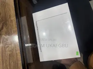 New Laptop Apple MacBook Air 2022 M2 8GB Apple M2 SSD 512GB