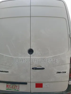 Mercedes-Benz T2 2015 White