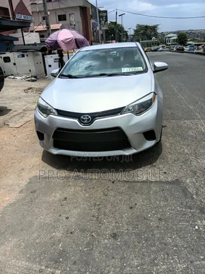 Toyota Corolla LE 4dr Sedan (1.8L 4cyl CVT) 2015 Silver