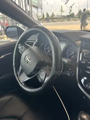 Toyota Camry SE (2.5L 4cyl 8A) 2019 Silver