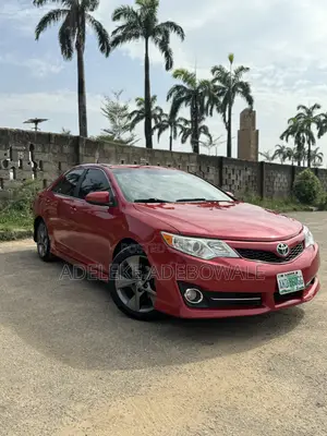Toyota Camry SE V6 4dr Sedan (3.5L 6cyl 6A) 2013 Red