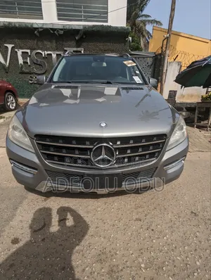 Mercedes-Benz M Class ML350 4MATIC 4dr SUV AWD (3.5L 6cyl 7A) 2014 Gray