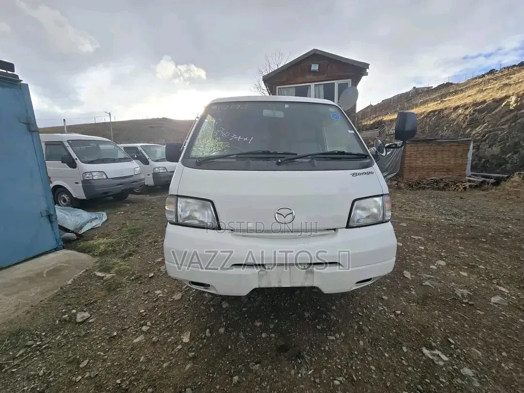 Mazda Bongo 2015 White