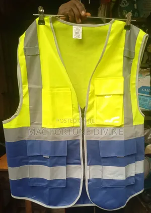Gogo 9 Pockets High Visibility Zipper Front Safety Vest