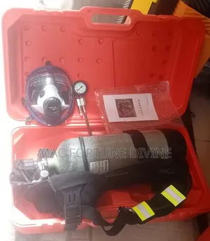 Self-contained Breathing Apparatus (Scba) In Protective Carrying Case