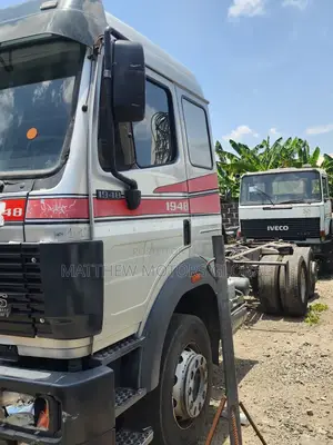 Foreign Used Mercedes Benz Cap and Chassis Truck
