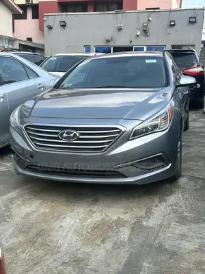 Hyundai Sonata SE 4dr Sedan (2.4L 4cyl 6A) 2015 Gray