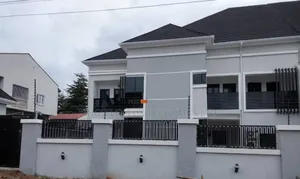 5bdrm Duplex in Estate, Gwarinpa for sale