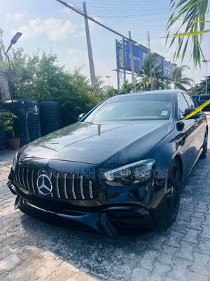 Mercedes-Benz E300 Base RWD Sedan (2.0L 4cyl 9A) 2017 Black