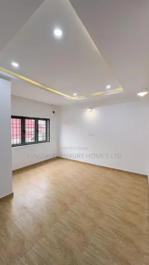4bdrm Townhouse/Terrace in Estate, Guzape District for sale