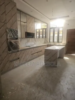 Furnished 5bdrm Duplex in Off Muyibat Oyefeso for rent