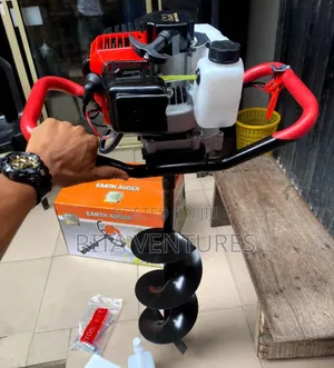 Handheld Petrol-powered Earth Auger