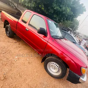 Toyota Tacoma 2000 Red