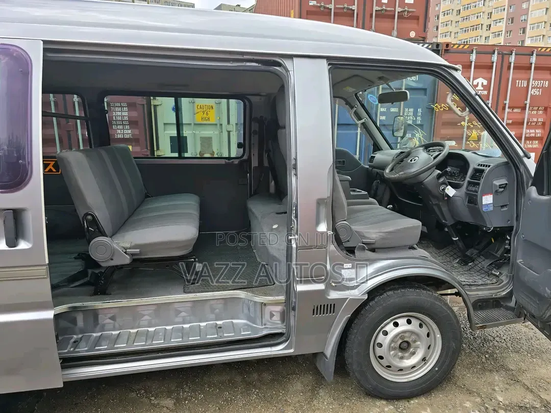 Mazda Bongo 2010 Silver