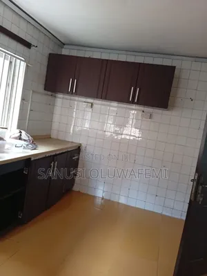 4bdrm Duplex in Allen Avenue for rent