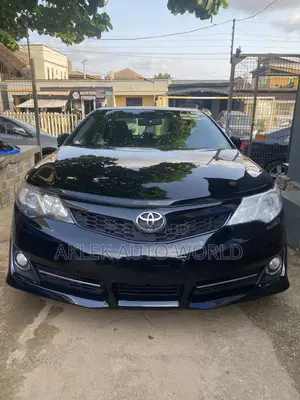 Toyota Camry SE V6 4dr Sedan (3.5L 6cyl 6A) 2013 Black