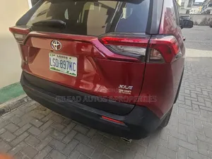 Toyota RAV4 XLE Premium 2022