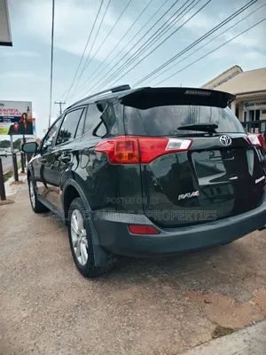 Toyota RAV4 XLE AWD (2.5L 4cyl 6A) 2013