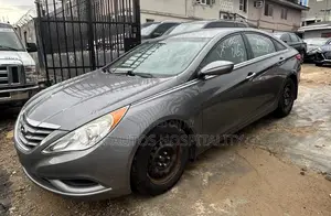 Hyundai Sonata GLS Sedan FWD (2.4L 4cyl 6A) 2013 Gray