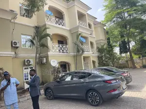 3bdrm Block of Flats in Utako Main,Fct Abuja for sale