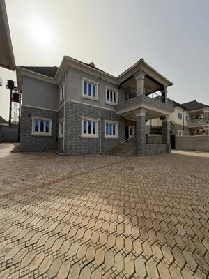 5bdrm Duplex in Lifecamp , Abuja for sale