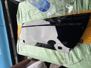 Back Windscreen Chrome Explorer 2016-2019