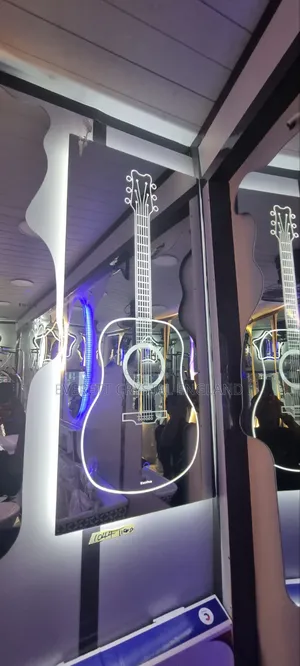 Guitar Led Mirror 3 Light
