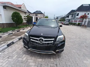 Mercedes-Benz GLK-Class Base GLK 350 4dr AWD 4MATIC (3.5L 6cyl 7A) 2015
