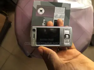 New Nokia 9500 Silver