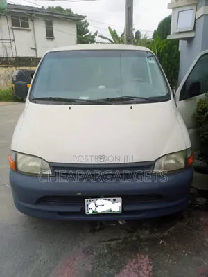 Toyota HiAce 2005 White