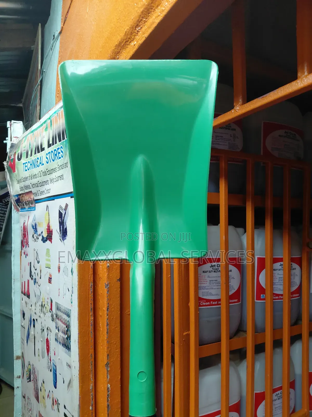 Plasticshovel