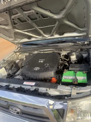 Toyota Tacoma Double Cab V6 Automatic 2010 Silver