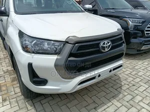 New Toyota Hilux 2025 White