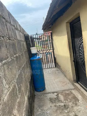 3bdrm Bungalow in Oluode, Akala Express for sale