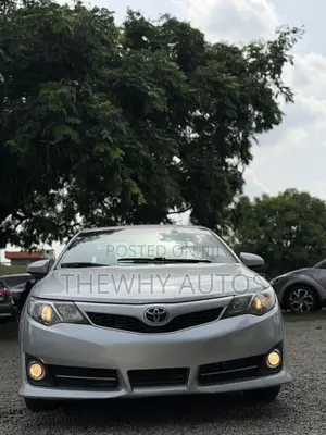 Toyota Camry SE 4dr Sedan (2.5L 4cyl 6A) 2012 Silver