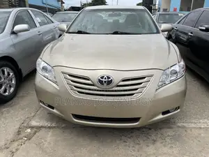 Toyota Camry LE 4dr Sedan (2.4L 4cyl 5A) 2009 Gold