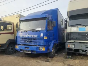 Mercedes Benz 814 Cargo Truck Blue 2004