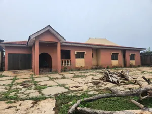 4bdrm Bungalow in Onifila Estate, Iwo Road for sale