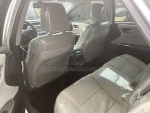 Toyota Avalon XLE Sedar FWD (3.5L 6cyl 6A) 2013 Silver