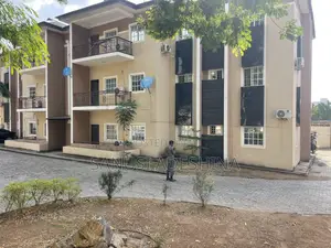 3bdrm Block of Flats in Utako Main,Close To for sale