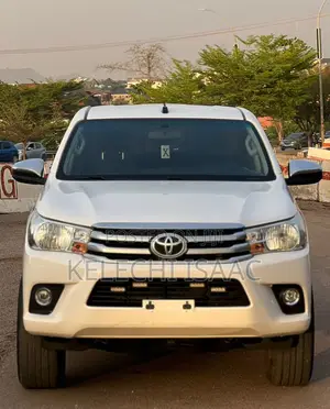 Toyota Hilux Revo Smart Cab Petrol 2.7 RWD 2021 White