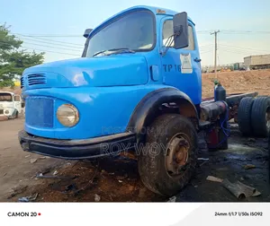 Benz 1924 Truck Head 10 Tyres