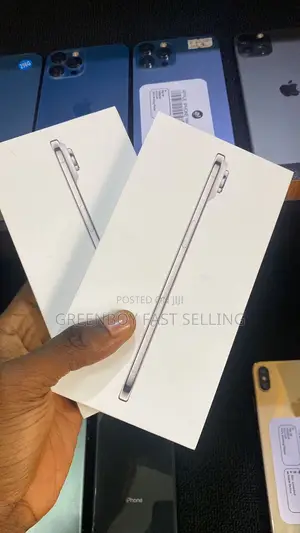 New Apple iPhone 17 256 GB White