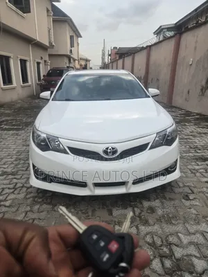 Toyota Camry SE Sport 4dr Sedan (2.5L 4cyl 6A) 2014 White