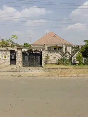 7bdrm House in Gaduwa for sale