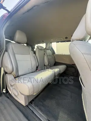 Toyota Sienna 2016